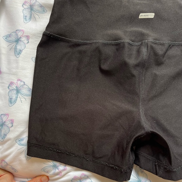 Mini black stretchy short - Picture 8 of 8